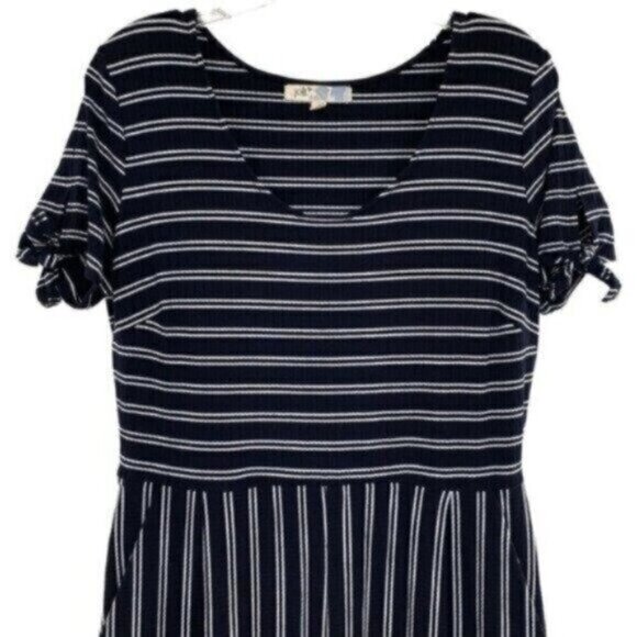 Jolt Women’s Black and White Striped Wide Leg Cropped Jumpsuit - Picture 2 of 11